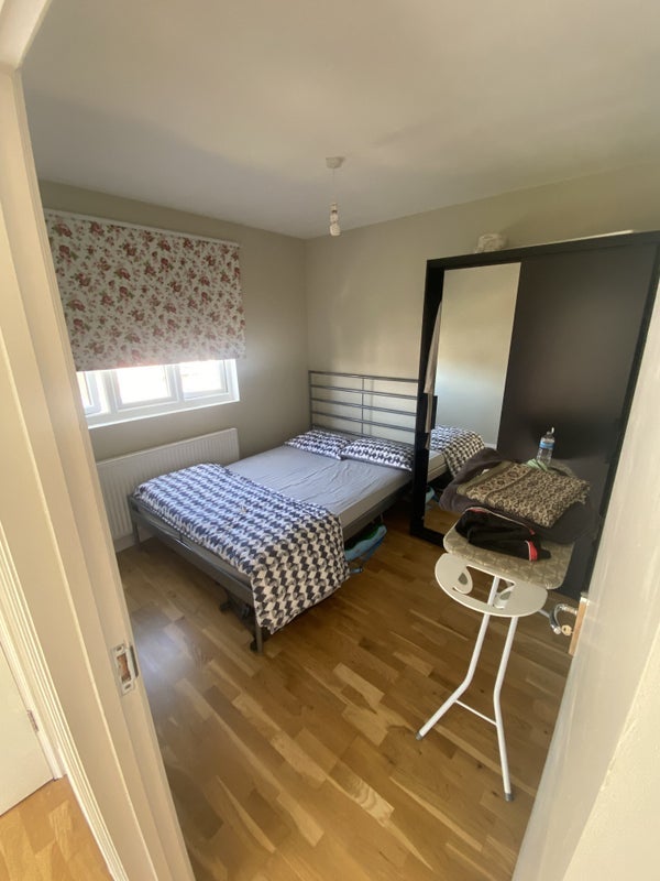Room Pentire Road in Greater London