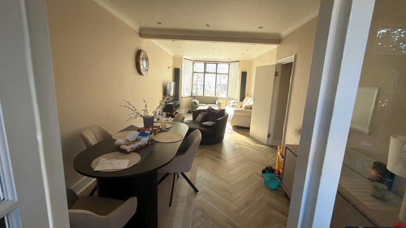 Room Pentire Road in Greater London