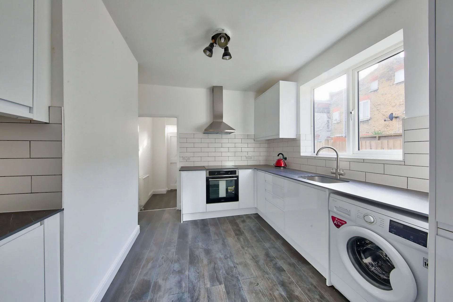 Flat Strathville Road in Greater London