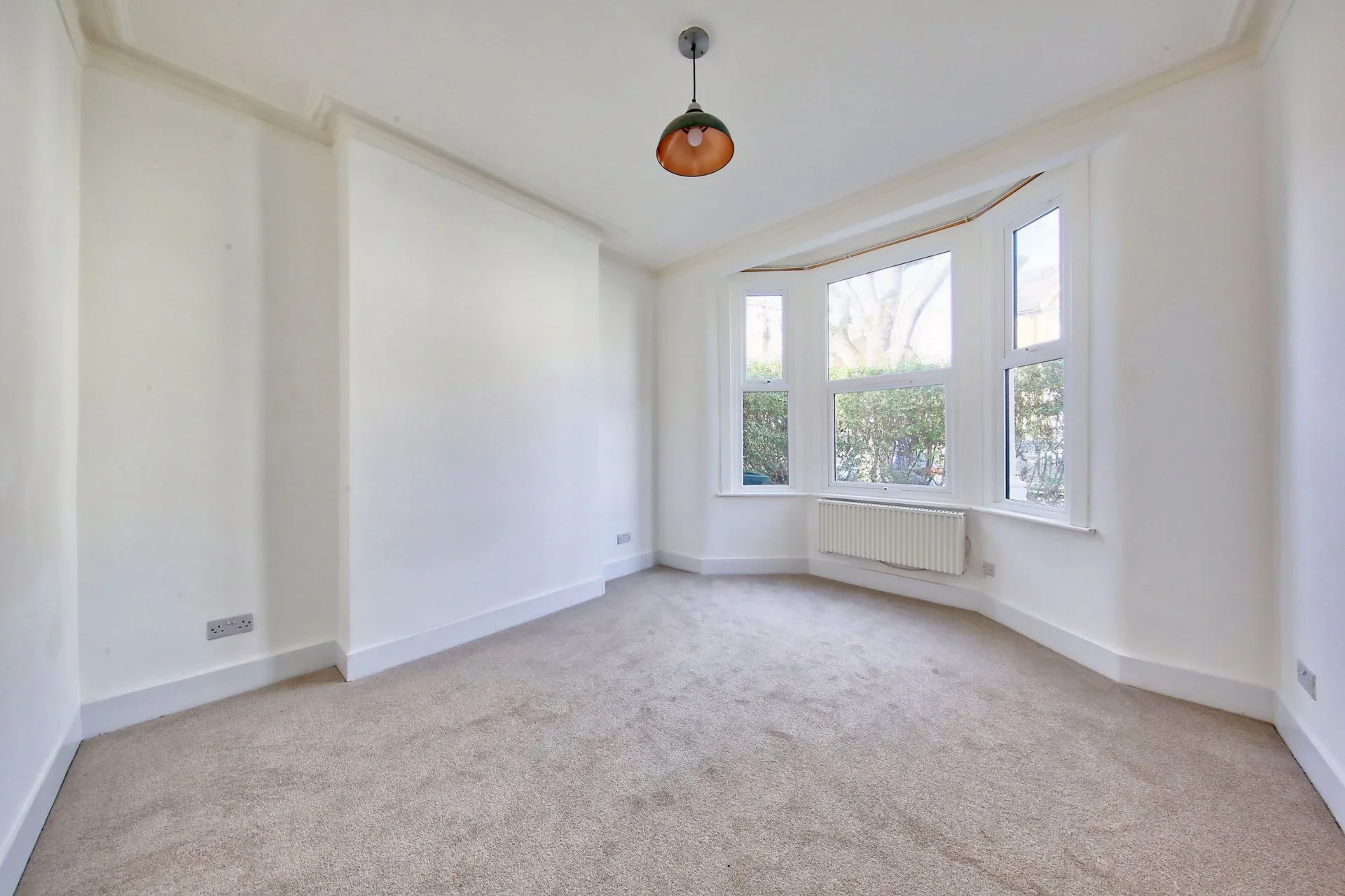 Flat Strathville Road in Greater London