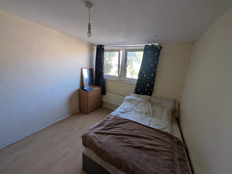 Room Rowan Walk in City of Westminster