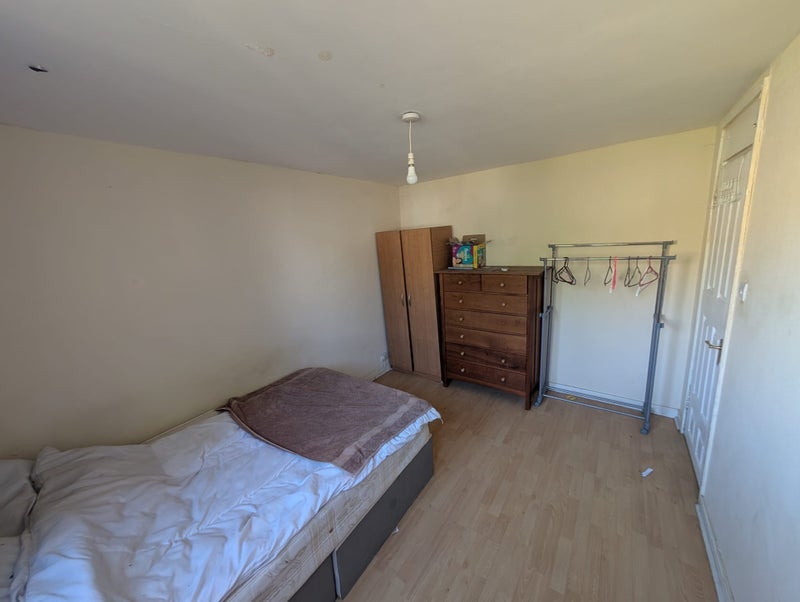 Room Rowan Walk in City of Westminster