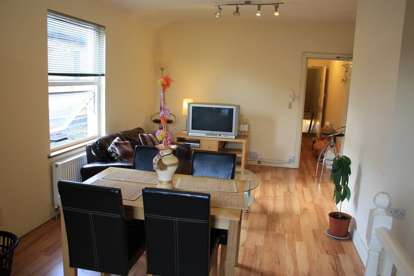 Flat Franciscan Road in Greater London