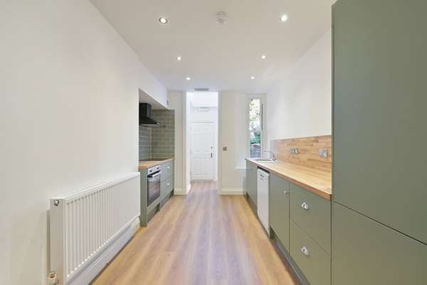 Flat Whatley Road in Bristol