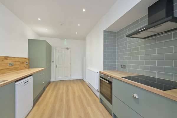 Flat Whatley Road in Bristol