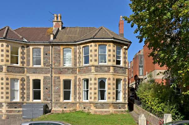 Flat Whatley Road in Bristol
