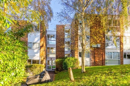 Flat Fair Close in Hertsmere