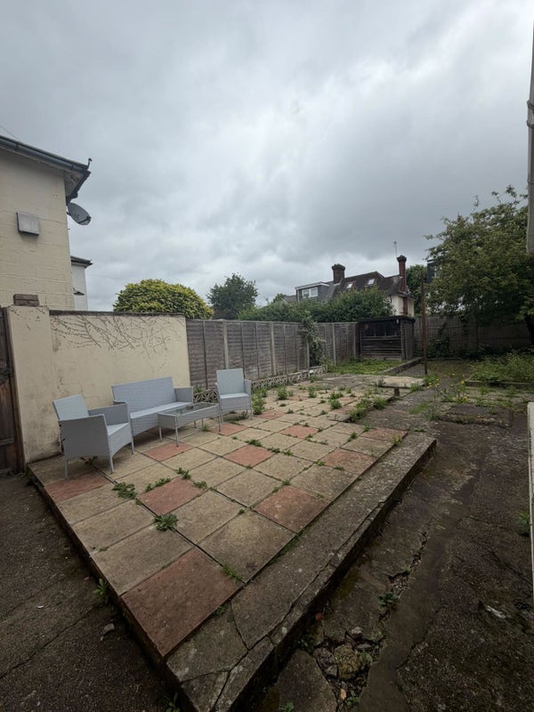 Room Ashfield Road in Greater London