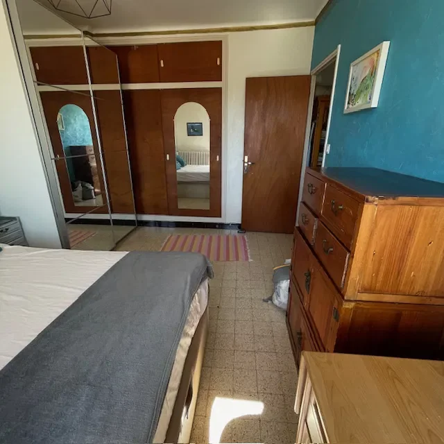 Chambre Place du Polygone à Toulon
