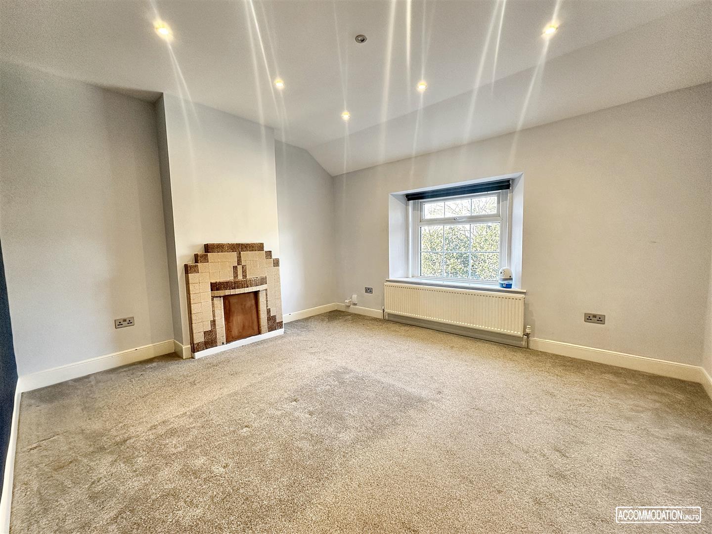 Flat Cotham Road in Bristol