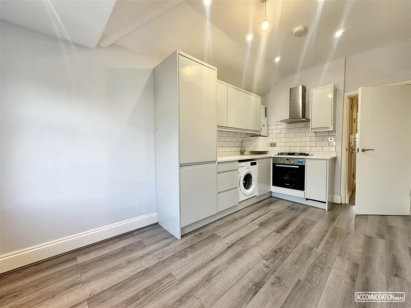 Flat Cotham Road in Bristol