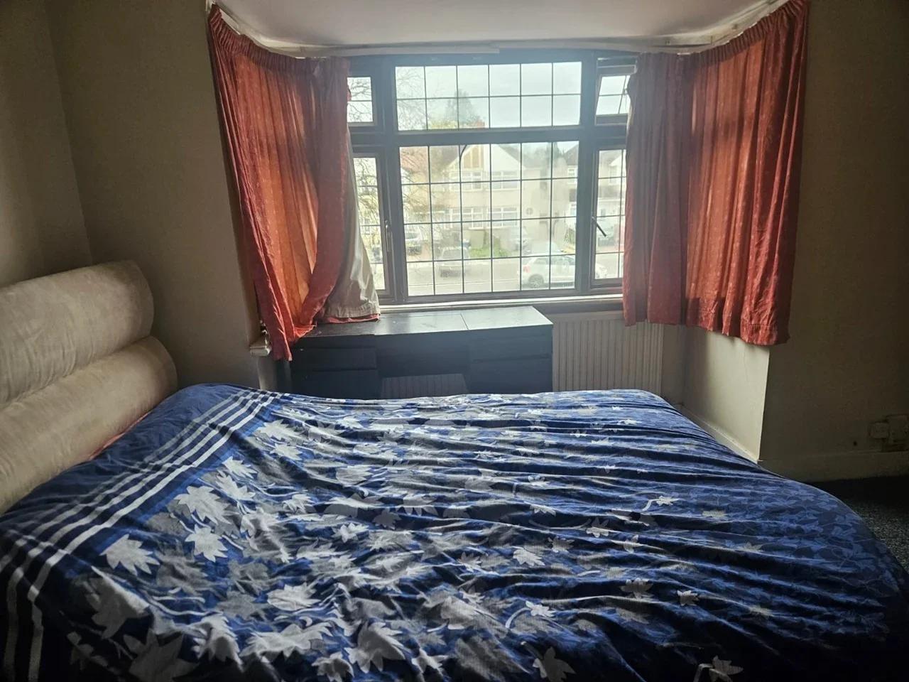 Room Hounslow Road in Greater London