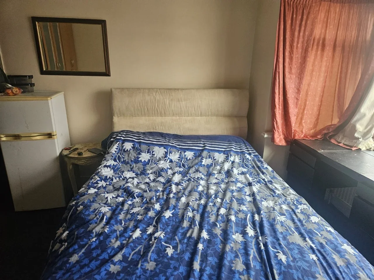 Room Hounslow Road in Greater London