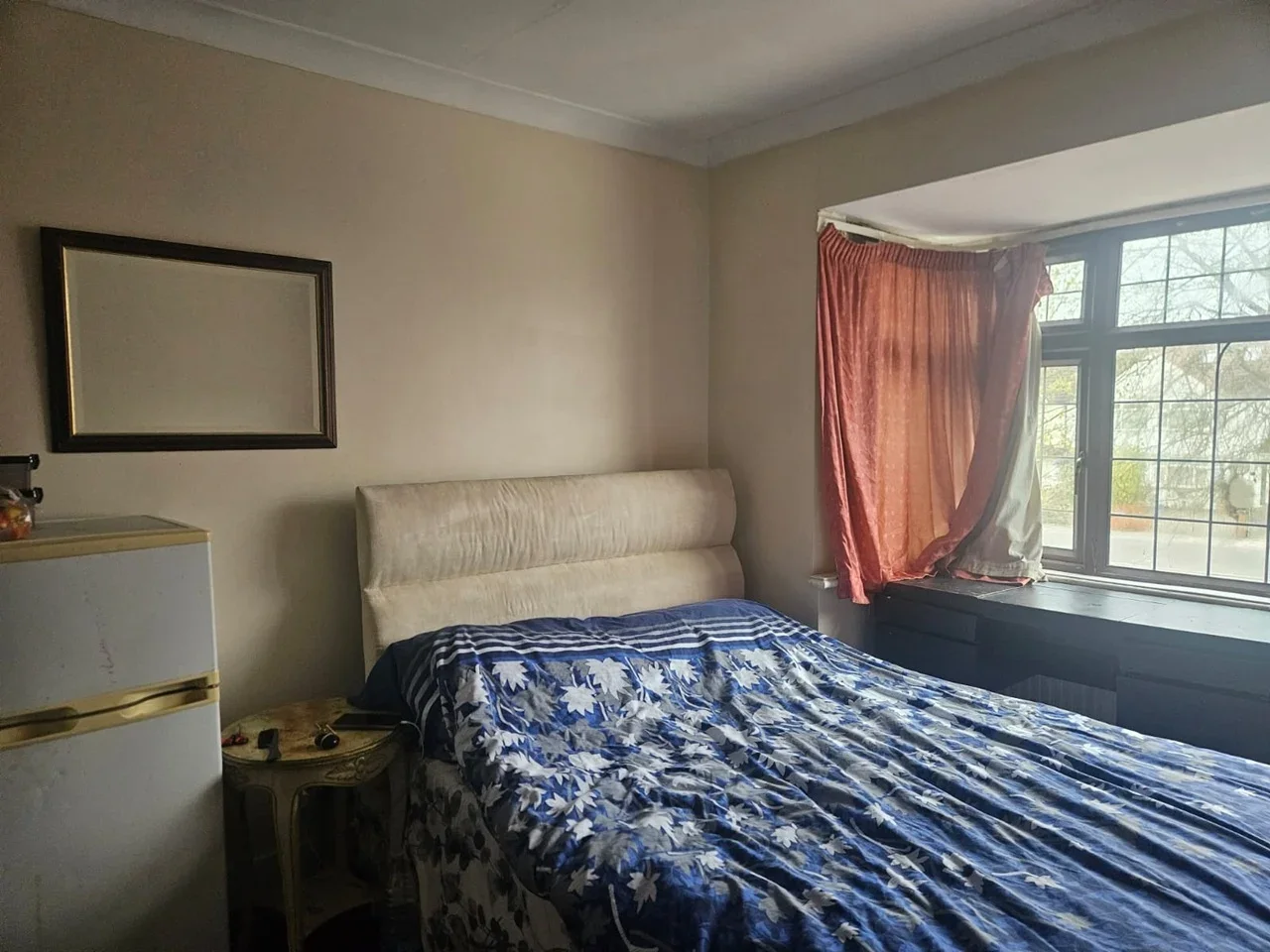 Room Hounslow Road in Greater London