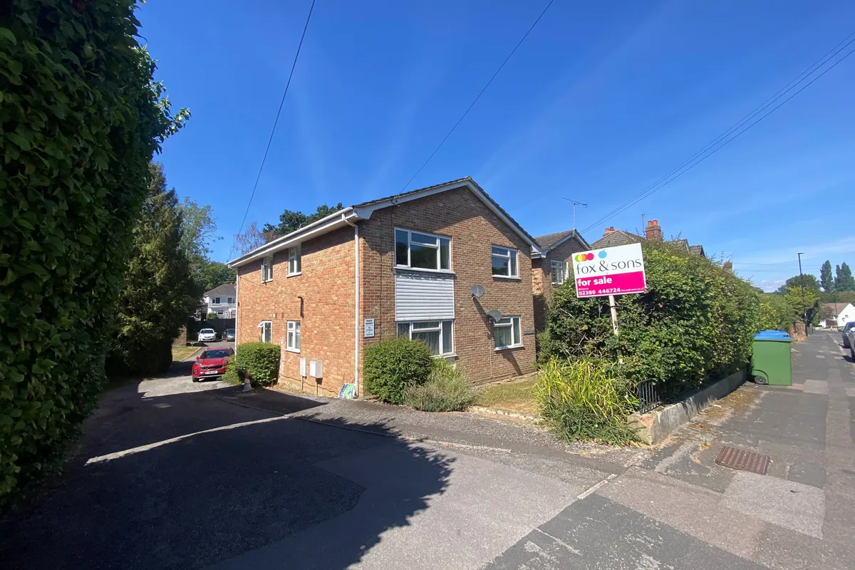 Flat Woodmill Lane in Southampton