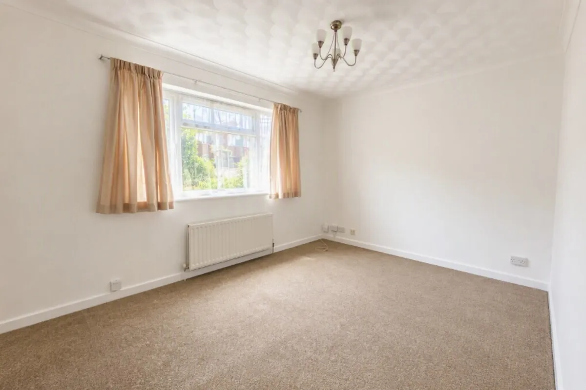 Flat Woodmill Lane in Southampton