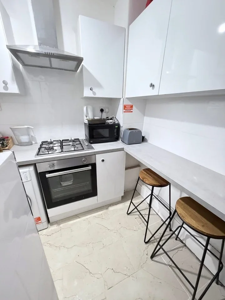 Room Chicksand Street in Greater London