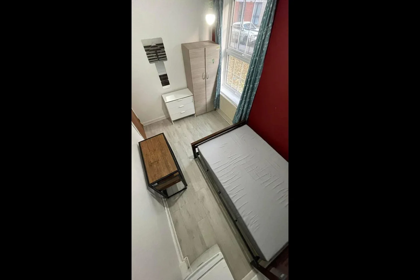 Room Chicksand Street in Greater London