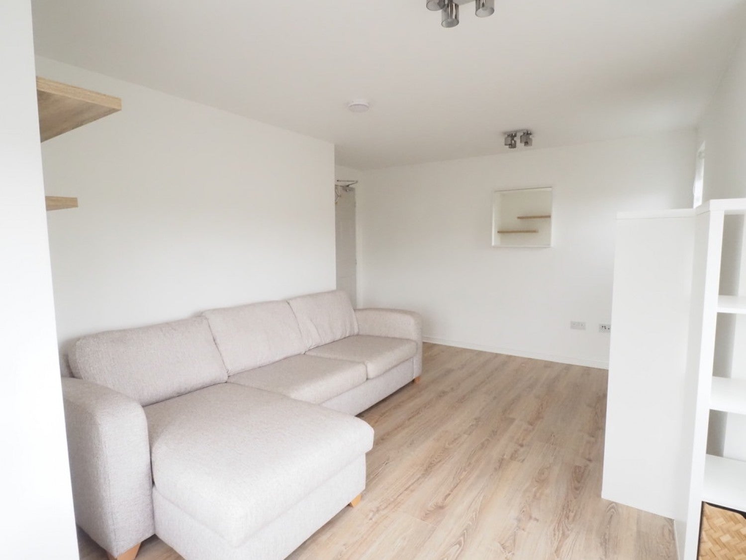 Flat Forge Crescent in Bishopton