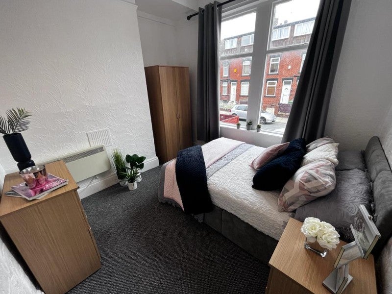 Flat Nancroft Mount in Leeds