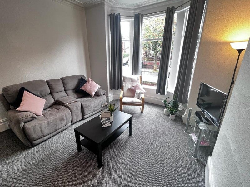 Flat Nancroft Mount in Leeds