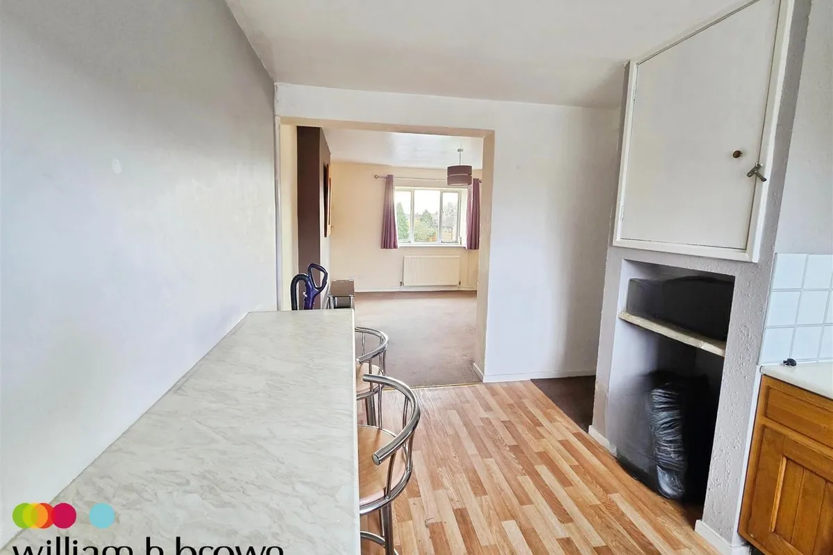 Flat Shannon Way in Kenningtons