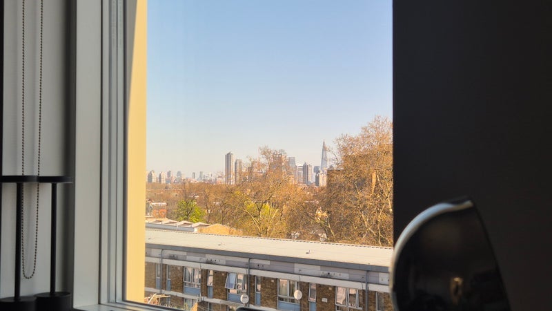 Room Aytoun Road in Greater London