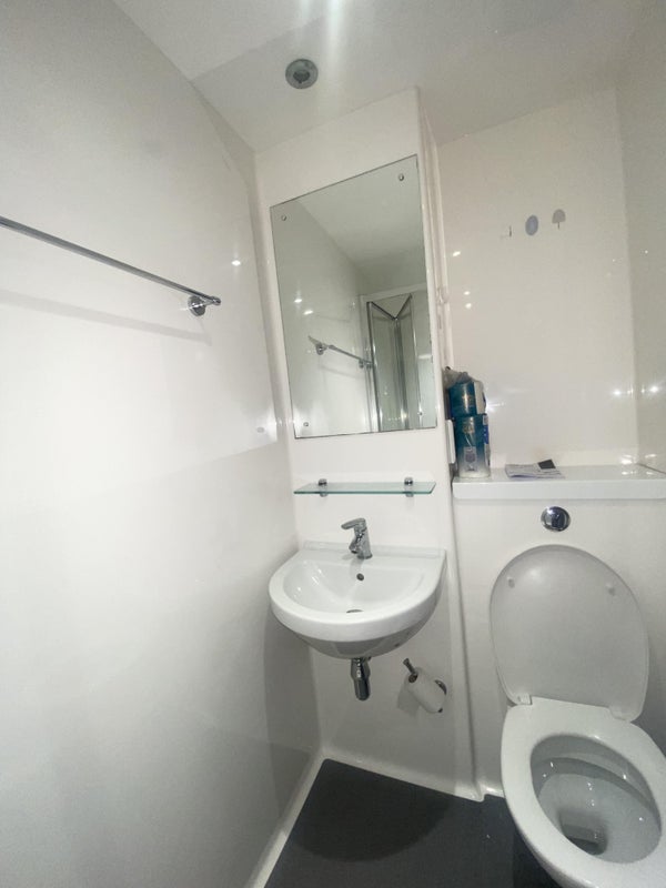 Room Vere Street in Cardiff
