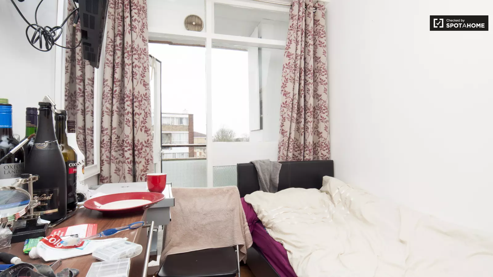 Flat Tildesley Road in Greater London