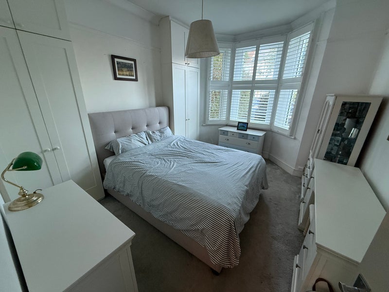 Room Earlsmead Road in Greater London