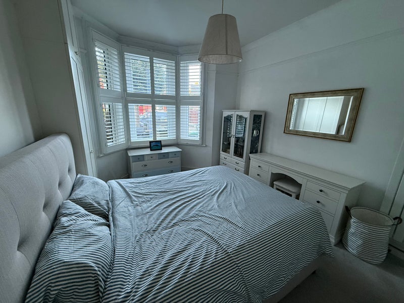 Room Earlsmead Road in Greater London