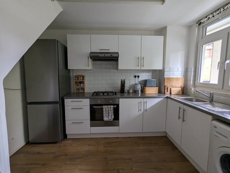 Room St Leonard's Road in Greater London