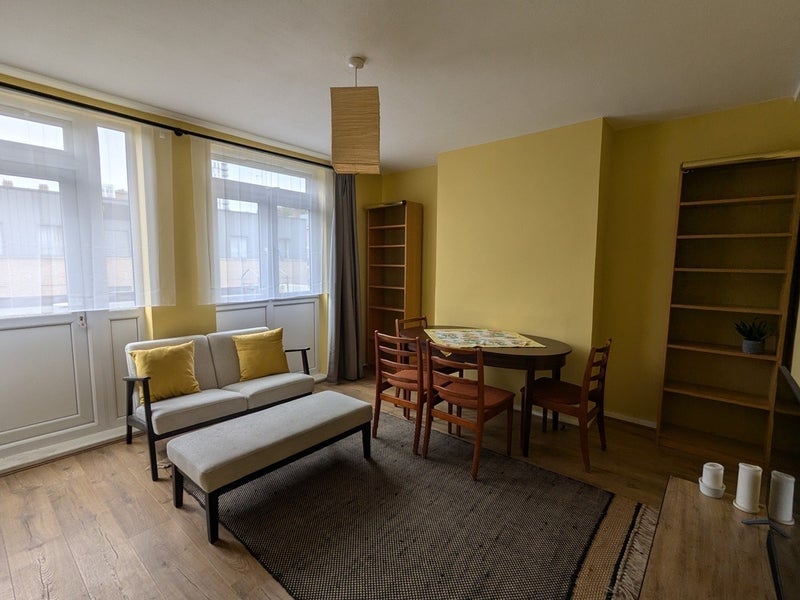 Room St Leonard's Road in Greater London