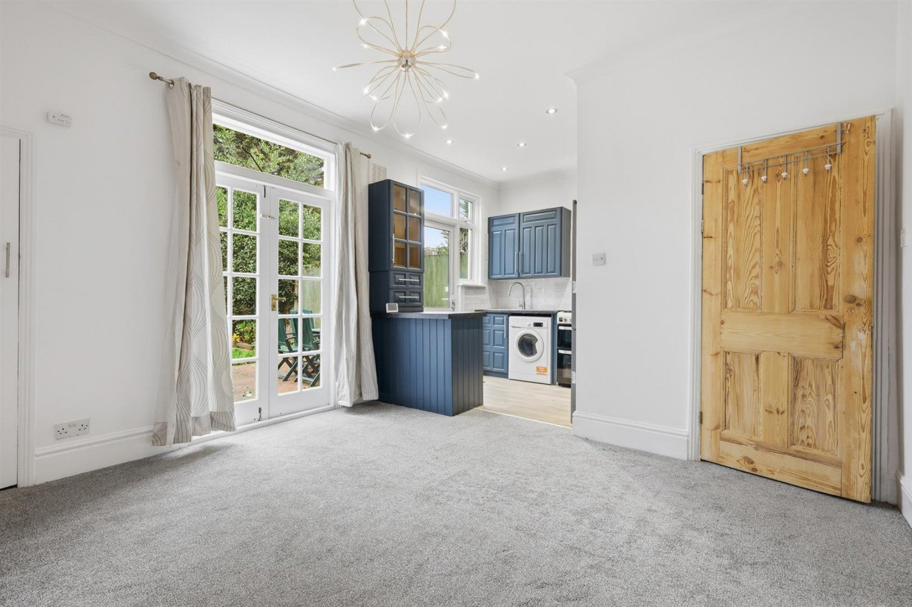 House Melbourne Avenue in Greater London