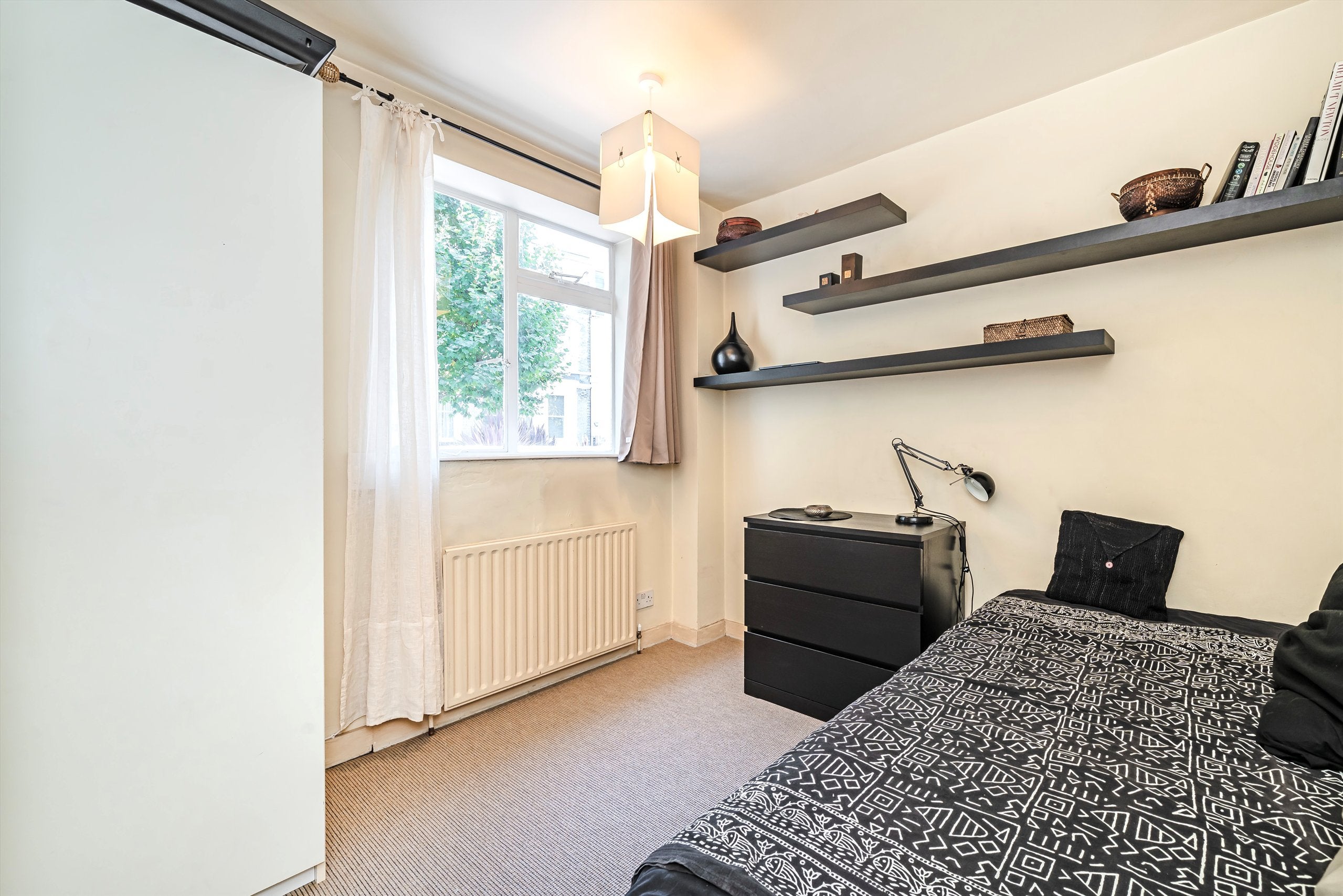 Flat Philbeach Gardens in Greater London