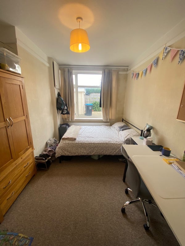 Room Boscombe Overcliff Drive in Bournemouth