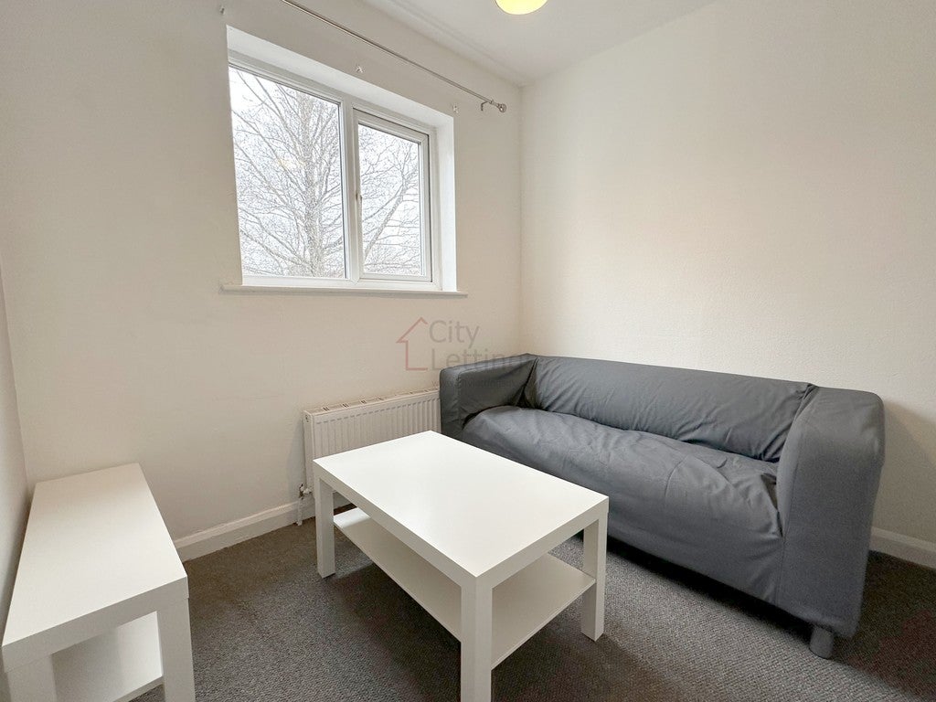 Flat Hawksley Road in Nottingham
