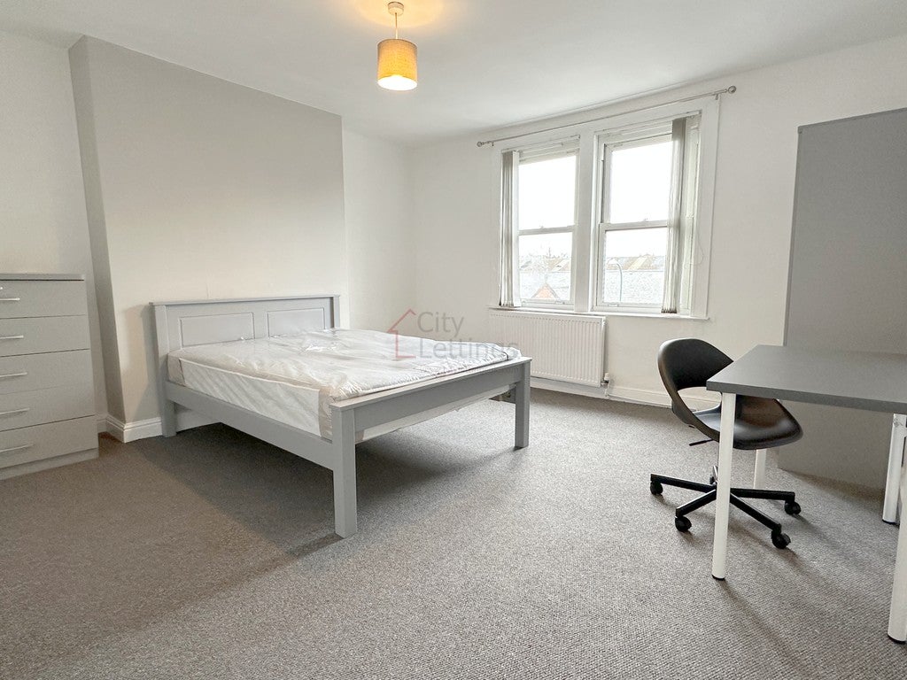 Flat Hawksley Road in Nottingham