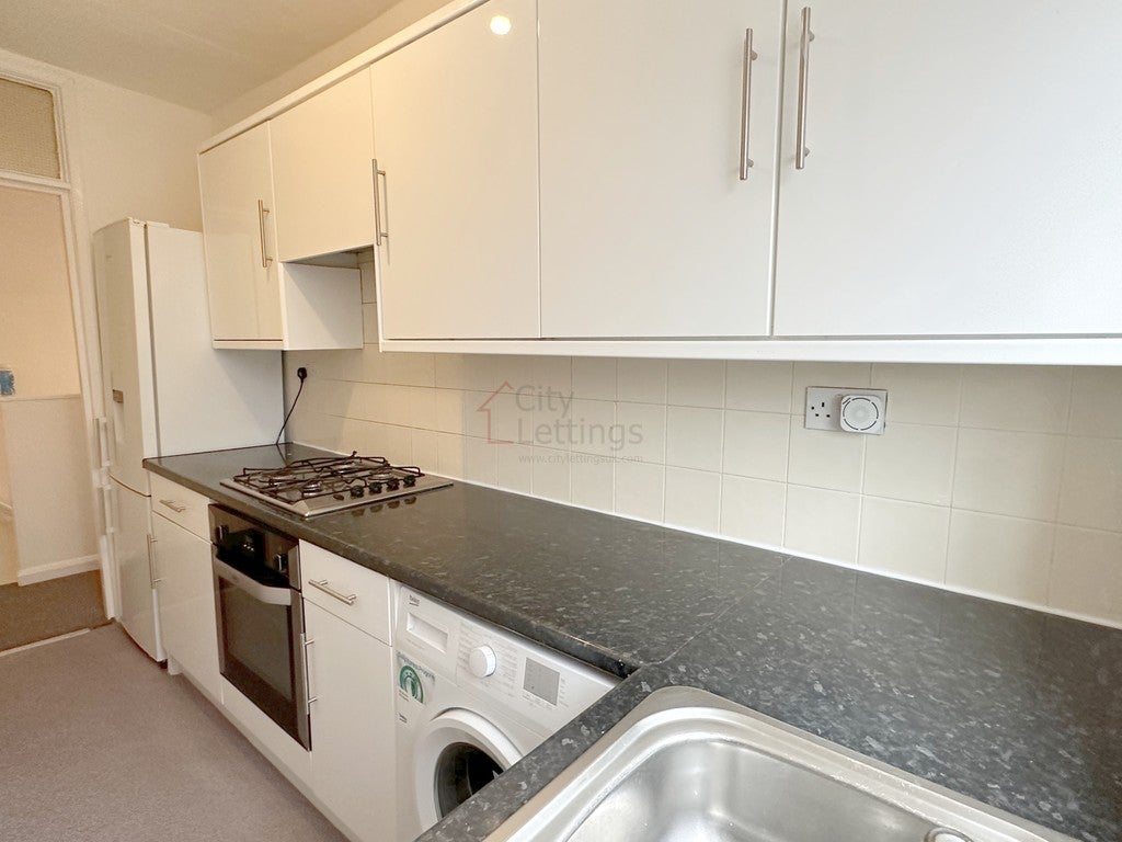 Flat Hawksley Road in Nottingham