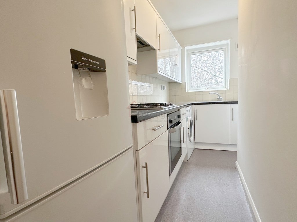 Flat Hawksley Road in Nottingham