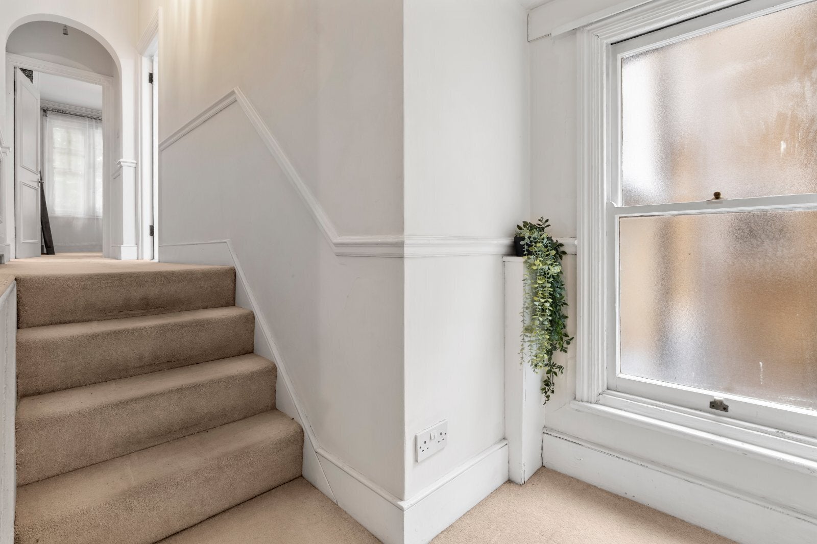Flat Broughton Road in Greater London