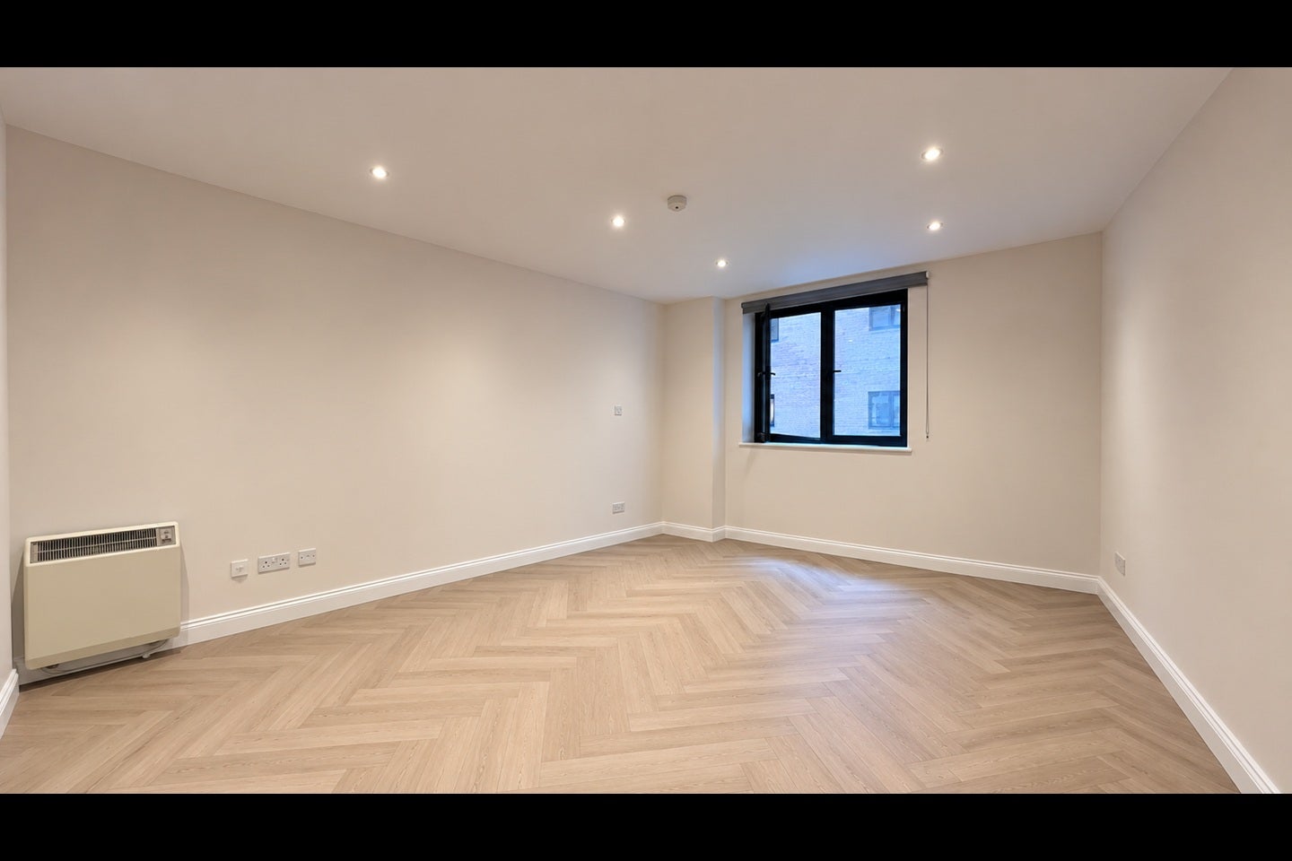 Flat Point W Access Road in Greater London