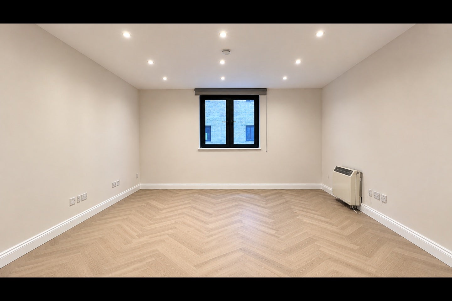 Flat Point W Access Road in Greater London