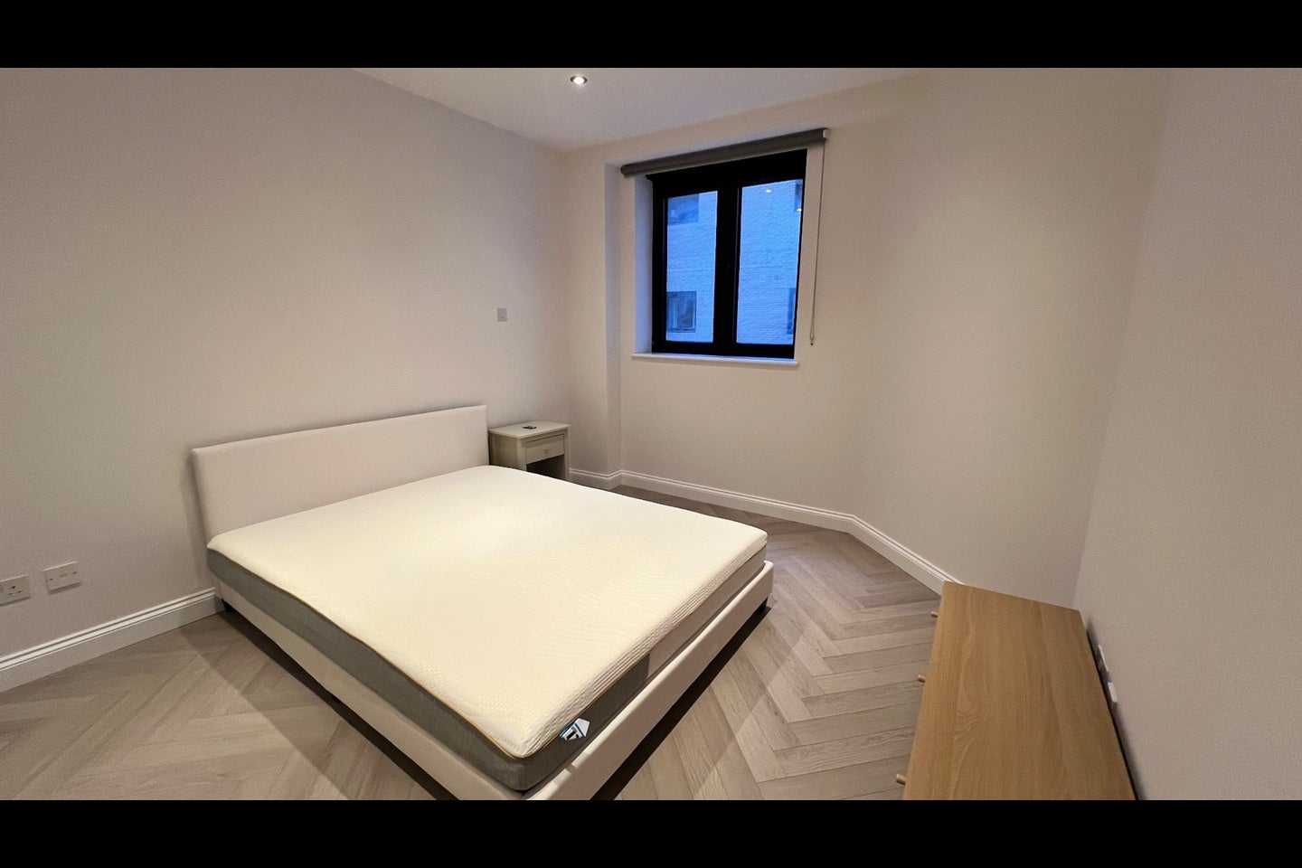 Flat Point W Access Road in Greater London