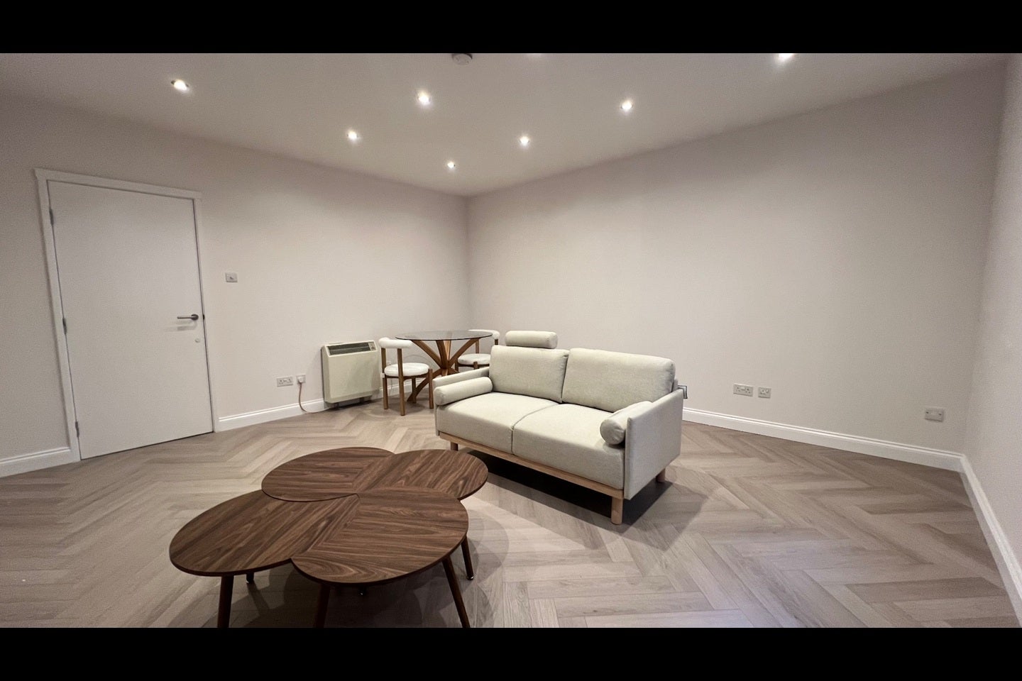Flat Point W Access Road in Greater London