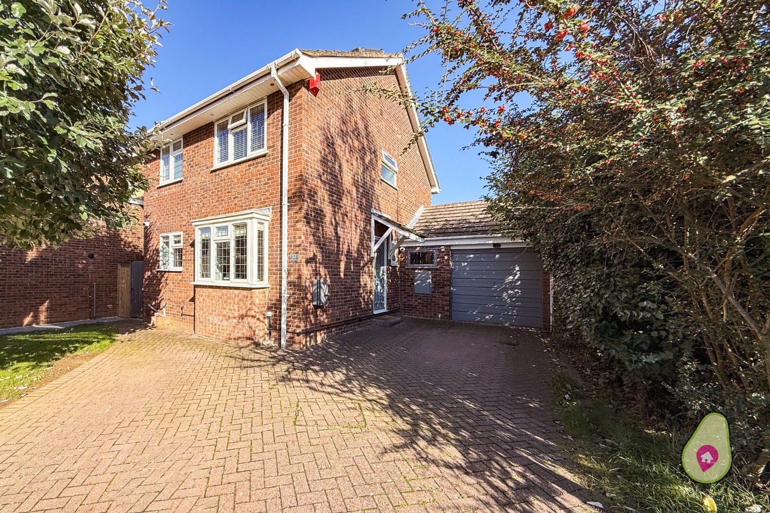 House Bissley Drive in Maidenhead