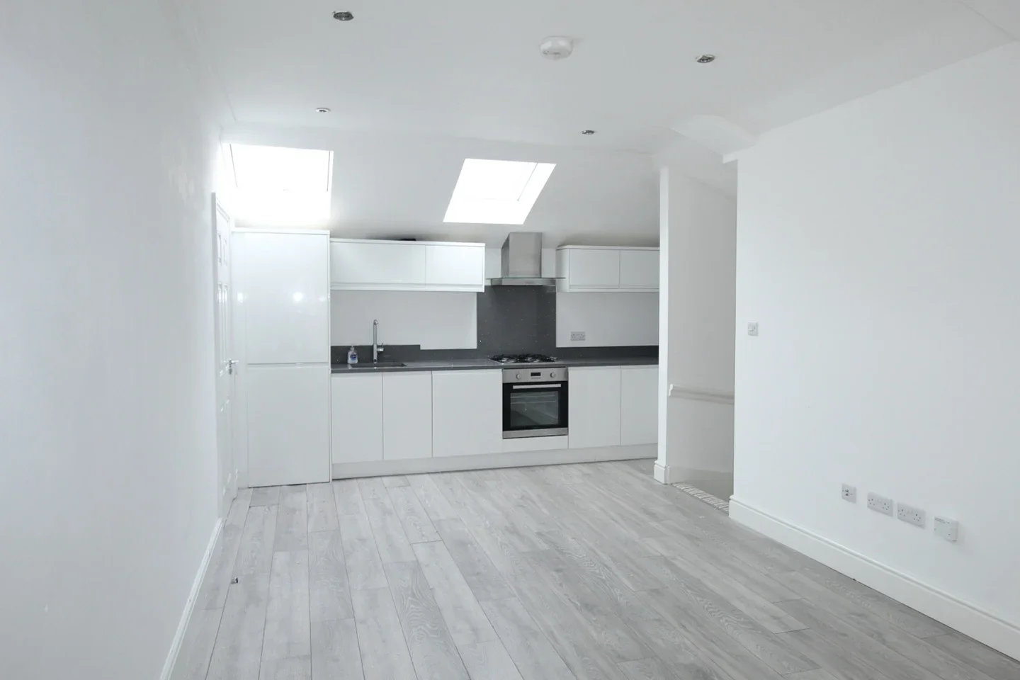 Flat Riverdene Road in Greater London