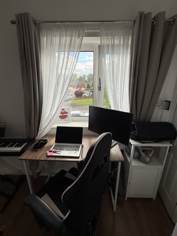 Room Topping Fold Road in Bury