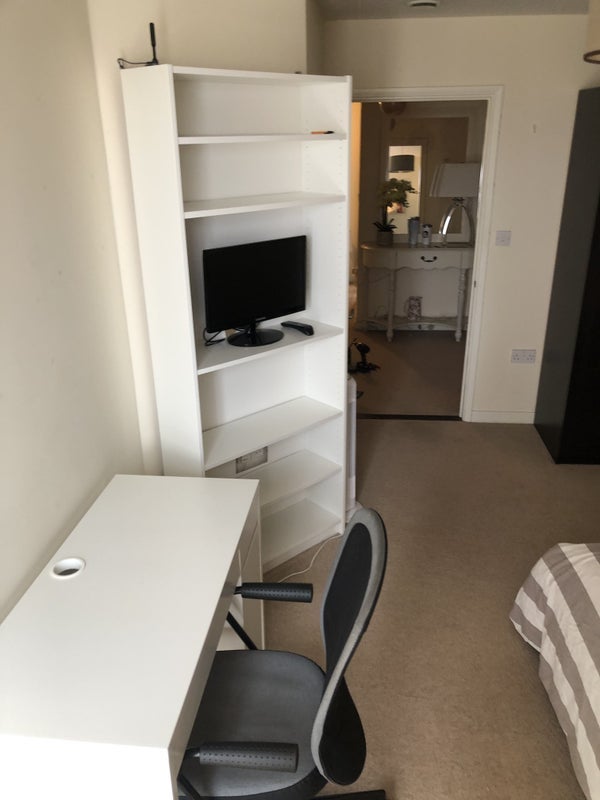 Room Albert Road in Greater London