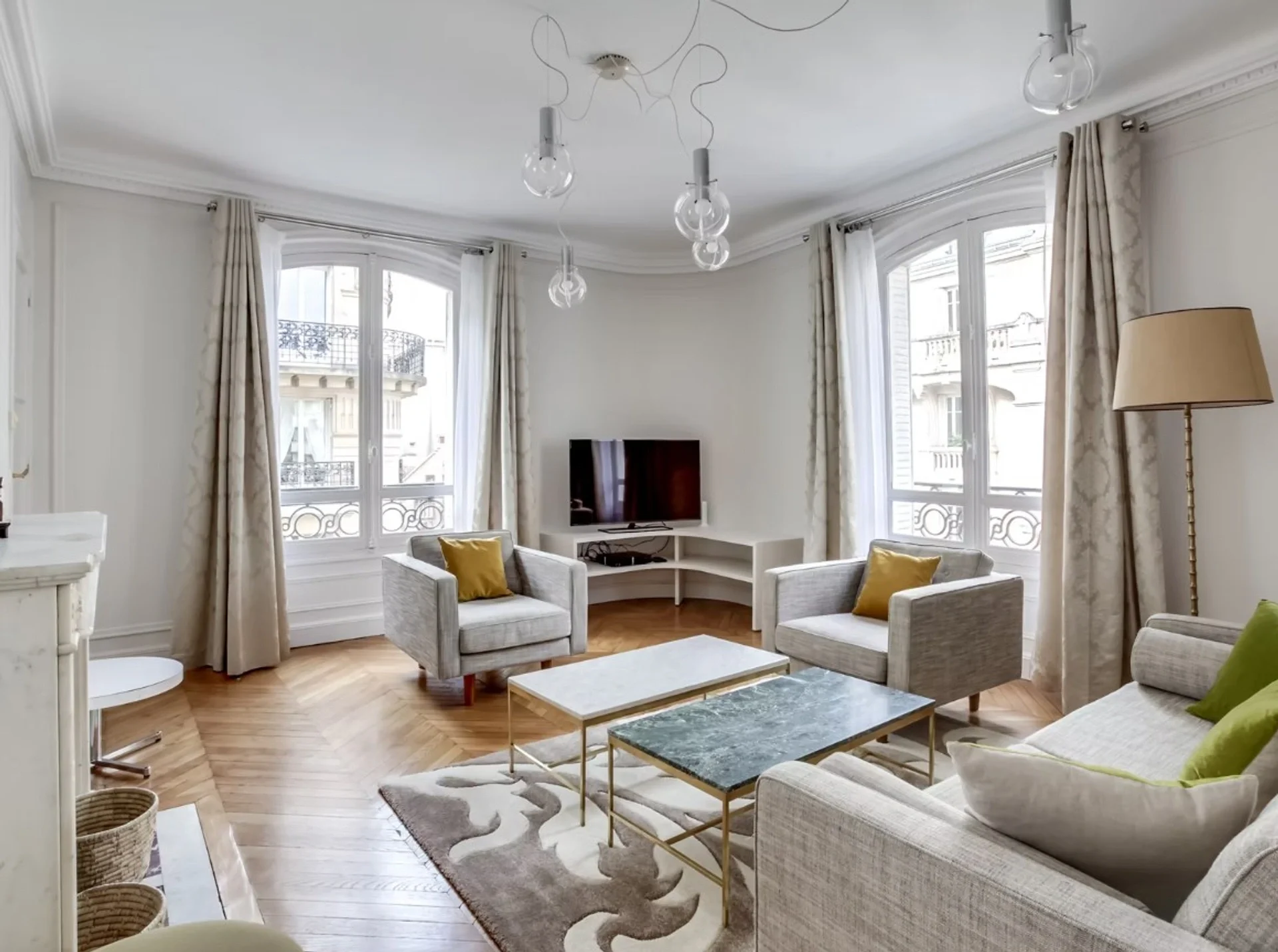 Appartement Rue Jean de La Fontaine à Paris